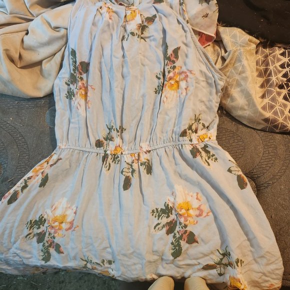 Plus Size Dresses - Picture 4 of 10